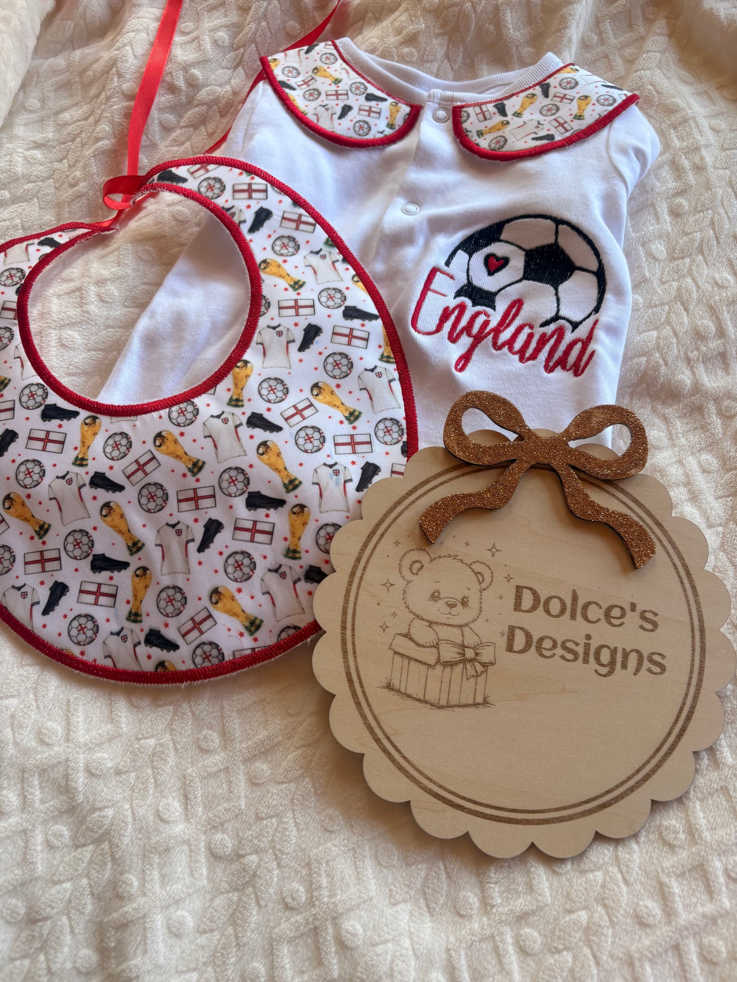 England Football Baby Set Embroidered Babygrow & Bib – Personalised