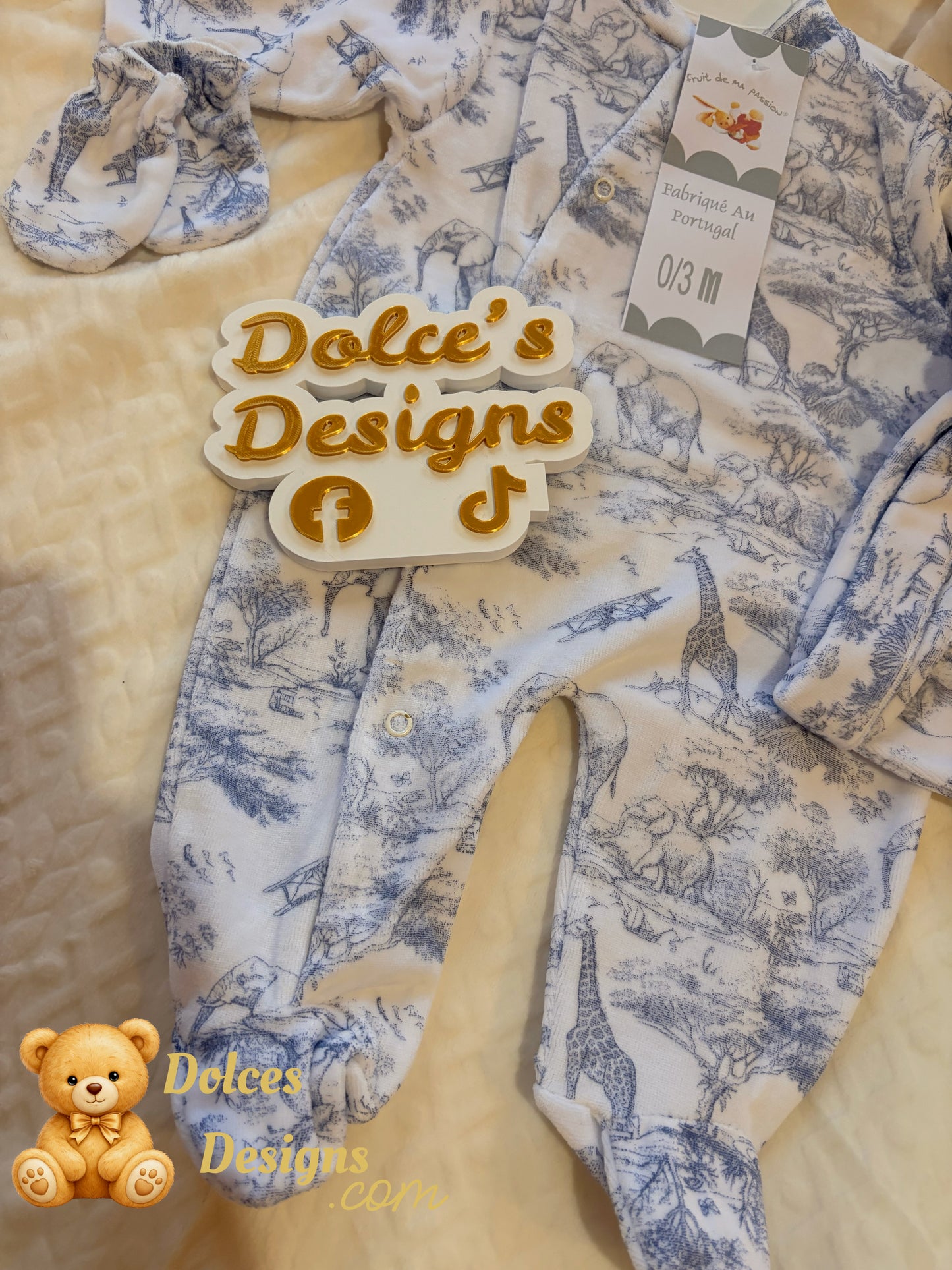 🧸 3 Piece Baby Set – Sleepsuit, Hat & Mittens