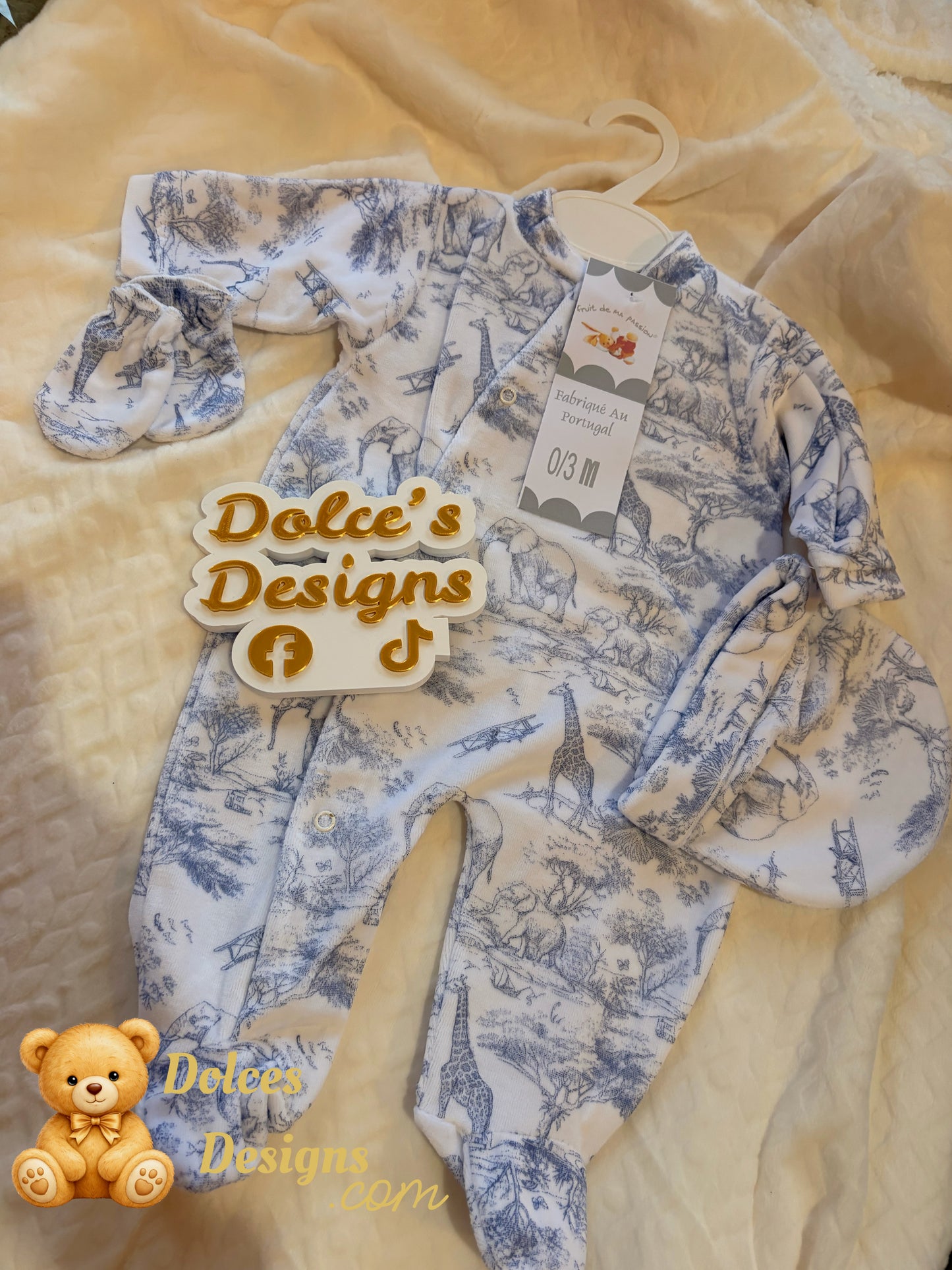 🧸 3 Piece Baby Set – Sleepsuit, Hat & Mittens