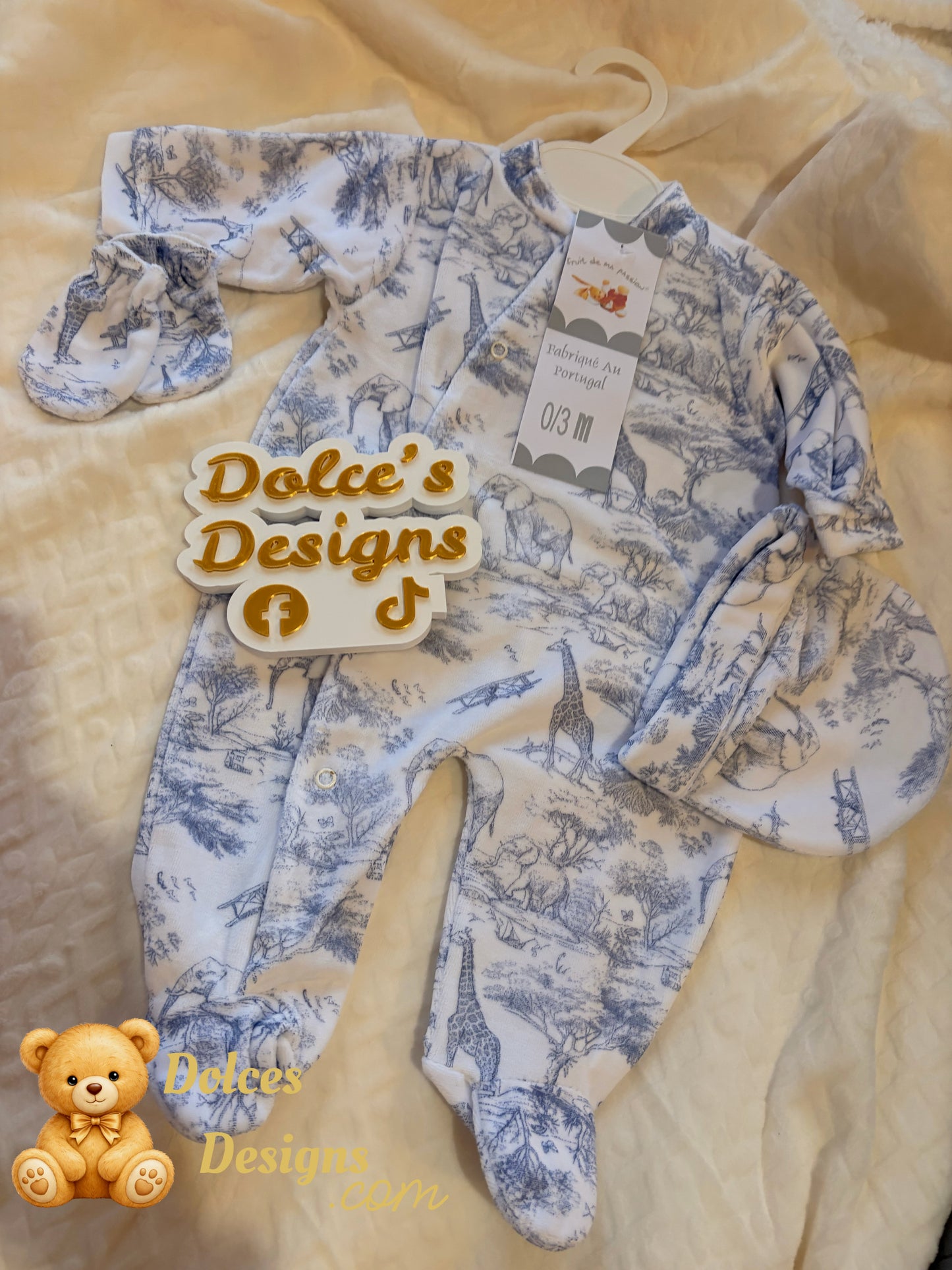 🧸 3 Piece Baby Set – Sleepsuit, Hat & Mittens
