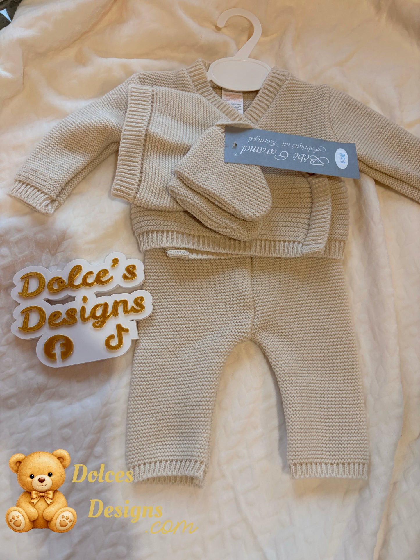 🧶 4 Piece Knitted Baby Set – 0-3 Month