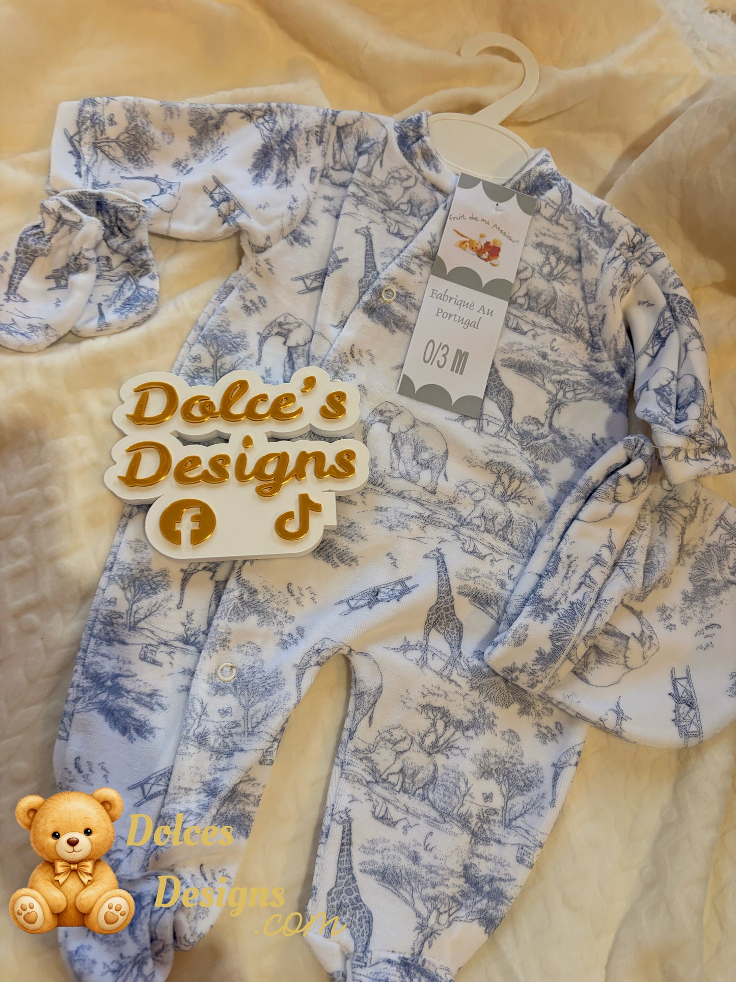🧸 3 Piece Baby Set – Sleepsuit, Hat & Mittens