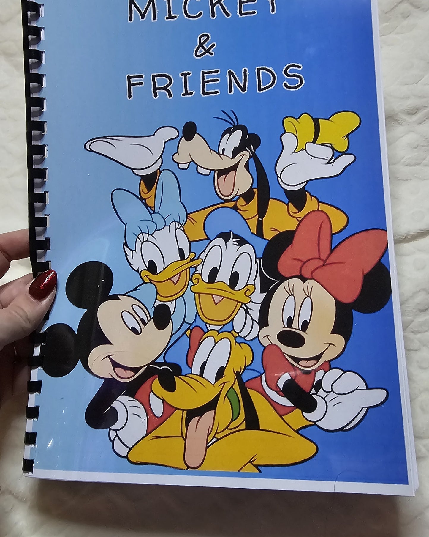 Mickey & Friends Colouring Book