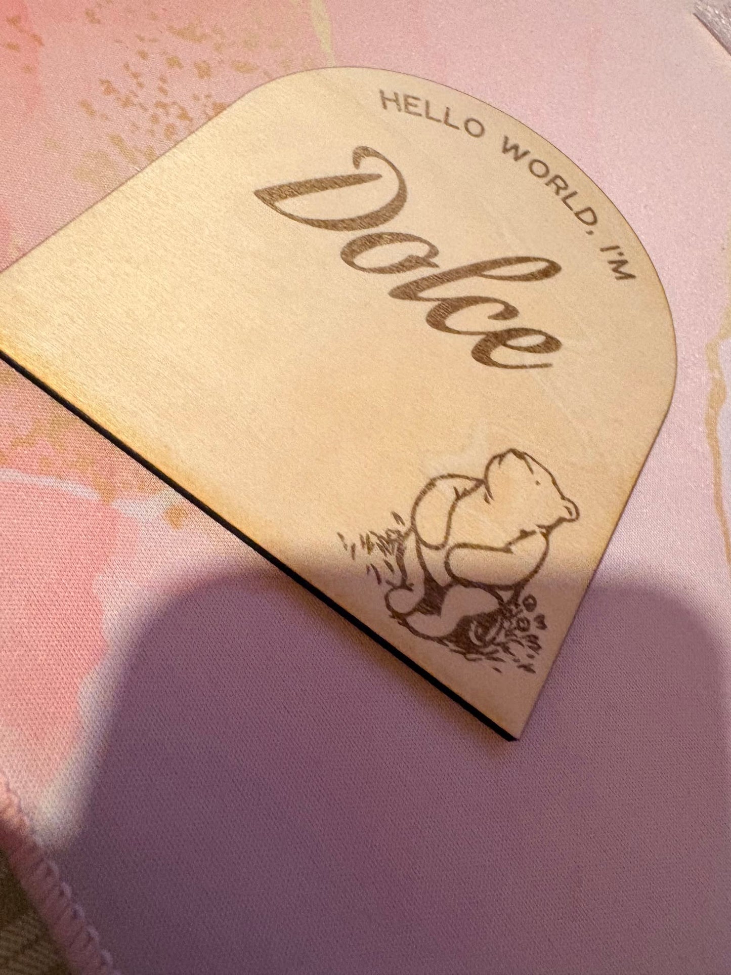 Personalised Hello World Winnie the Pooh Plaque – Wooden Baby Name Announcement Disc | Newborn Photo Prop & Keepsake