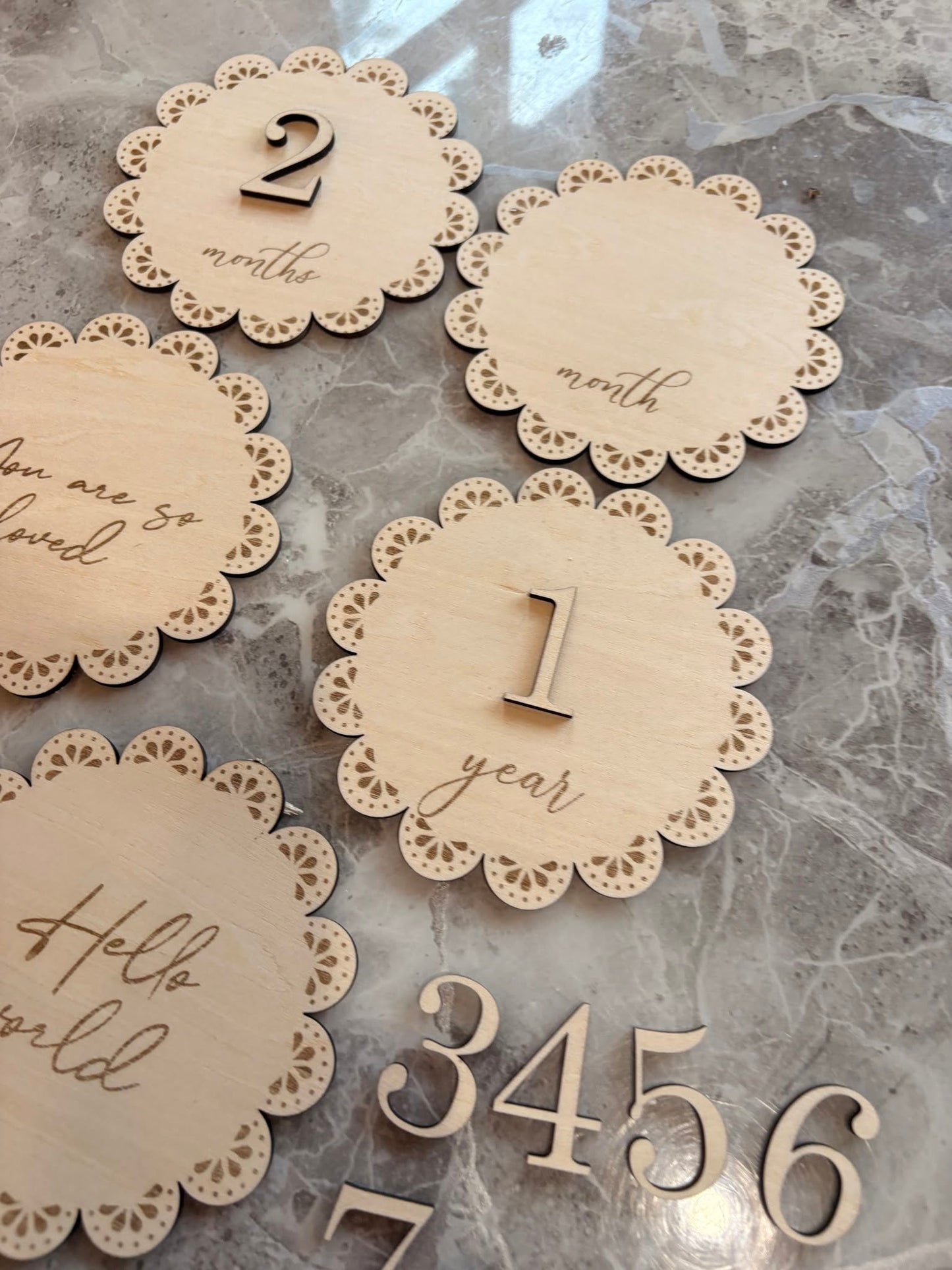 Scalloped Personalised Wooden Baby Milestone Discs – Changeable Monthly Milestone Set | Newborn to 1 Year Photo Props