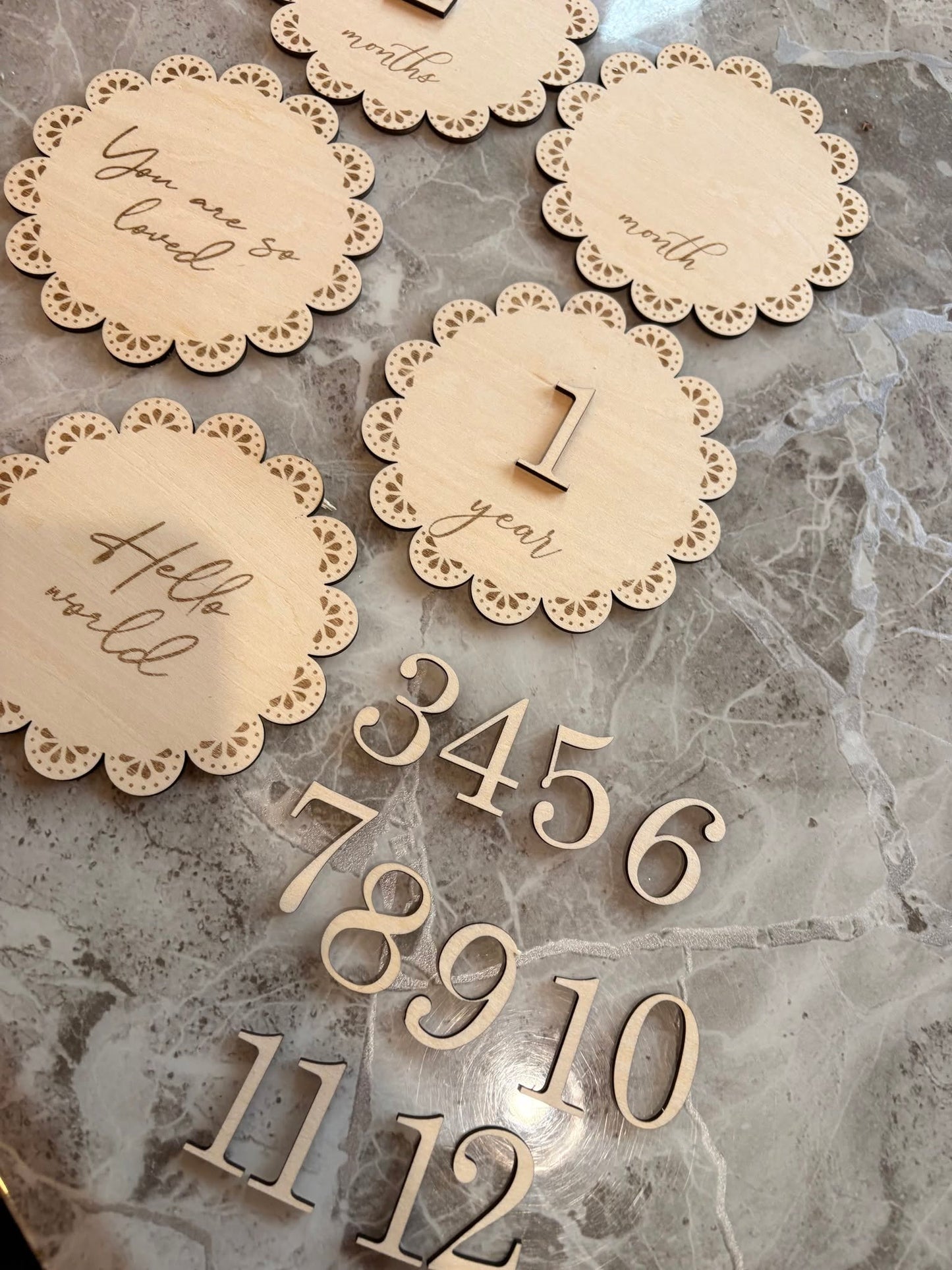 Scalloped Personalised Wooden Baby Milestone Discs – Changeable Monthly Milestone Set | Newborn to 1 Year Photo Props