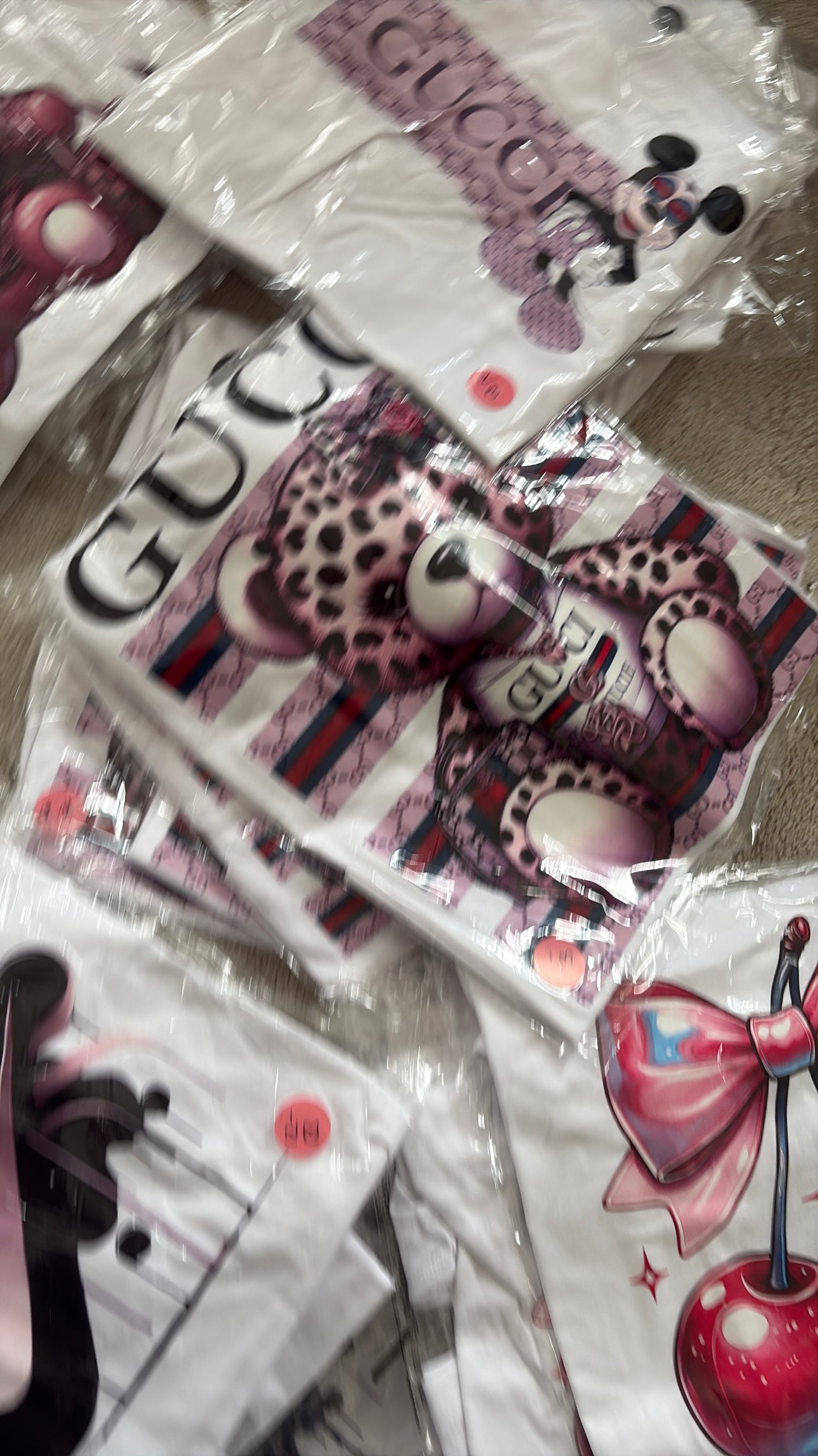 KIDS T SHIRTS BOYS AND GIRLS HUSE SALE CLEARANCE ONCE THERE GONE THERE GONE!!!