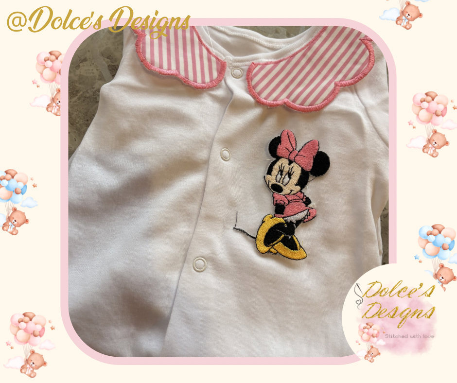Minnie Mouse 2 Piece Baby Set – Scallop Bib & Embroidered Babygrow 🎀