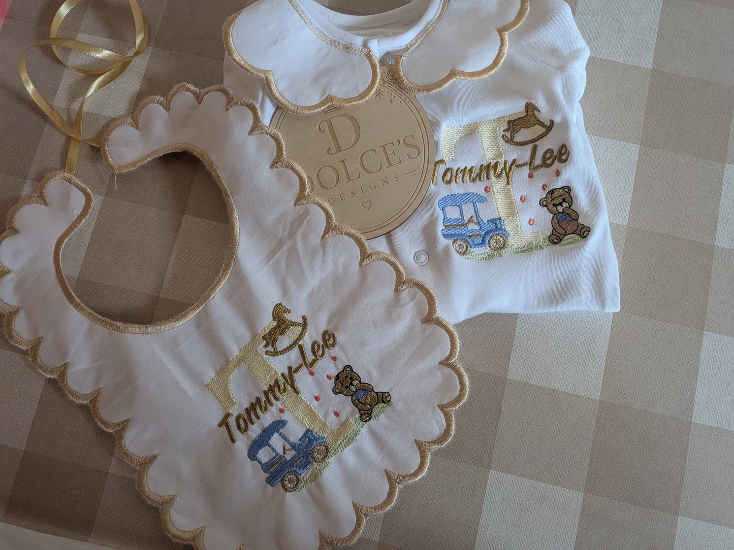 Personalised Initial Baby Set – Babygrow & Bib