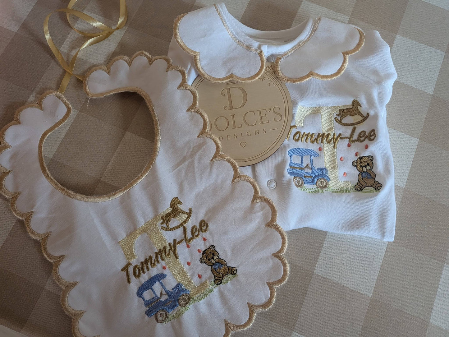 Personalised Initial Baby Set – Babygrow & Bib