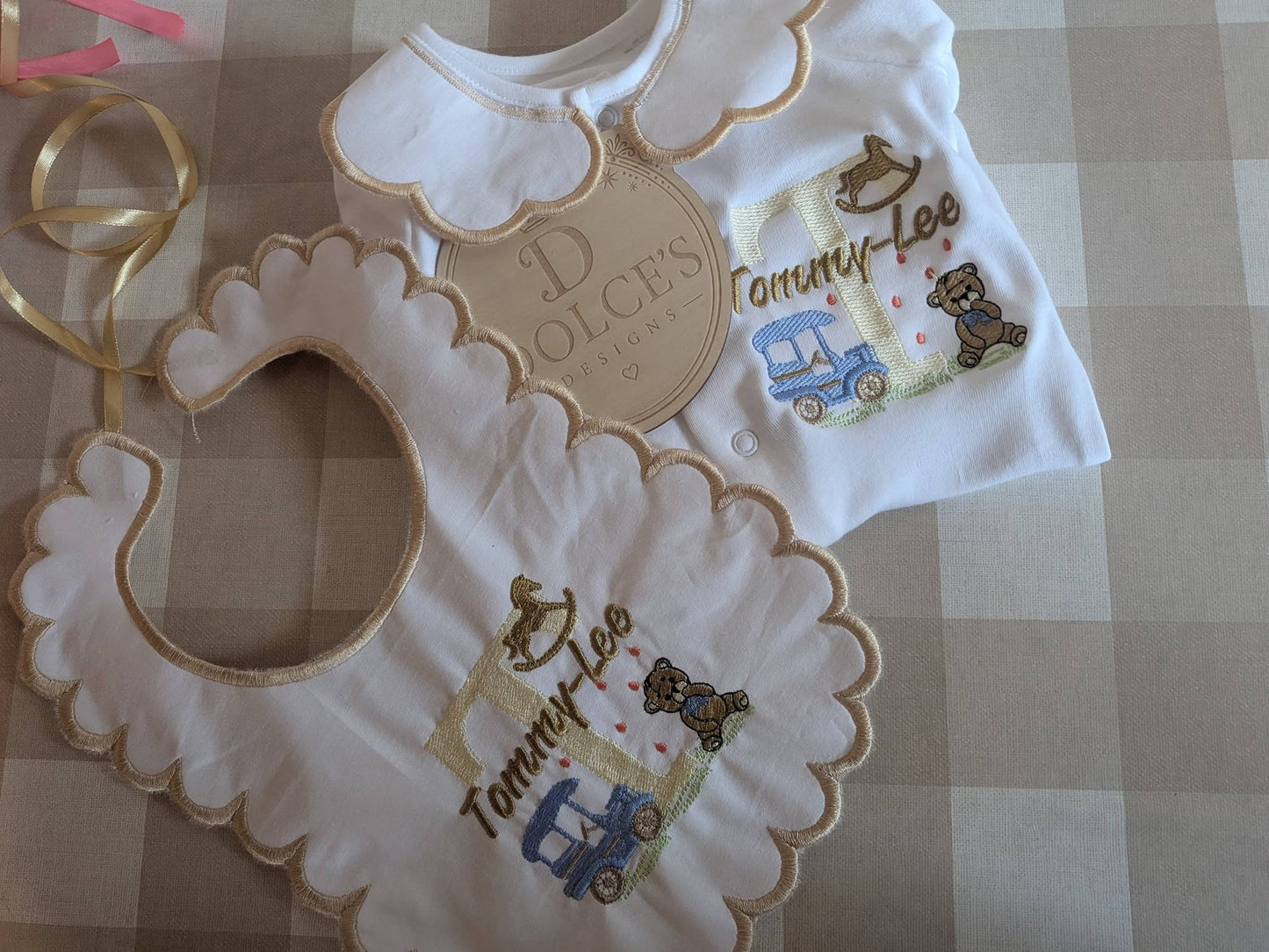 Personalised Initial Baby Set – Babygrow & Bib