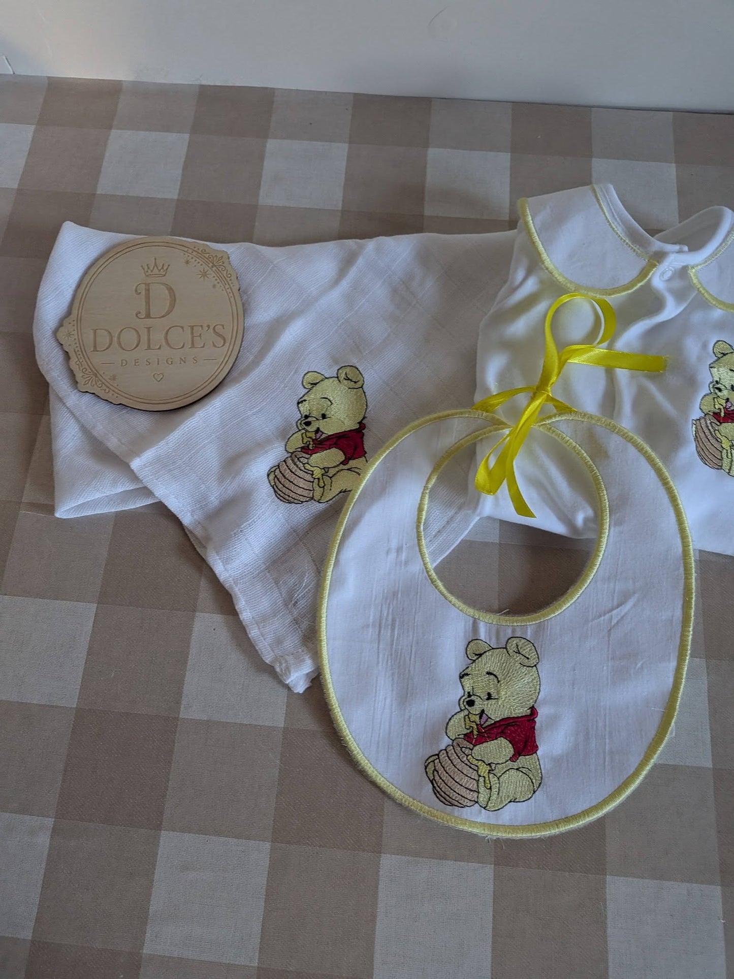 Personalised Winnie the Pooh 3 Piece Baby Gift Set – Embroidered Babygrow, Bib & Muslin