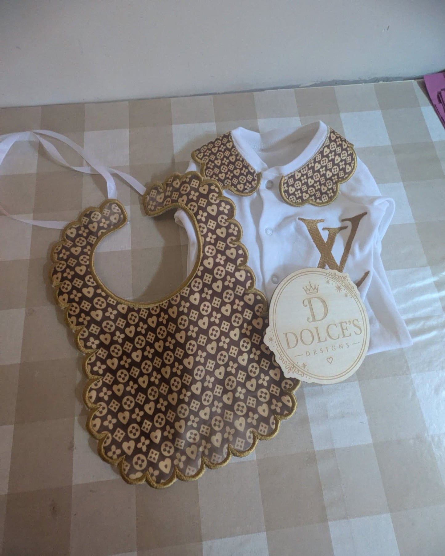 Luxury Designer Inspired Baby Gift Set | Embroidered Peter Pan Collar Babygrow & Matching Bib | Boutique Baby Outfit | Personalised