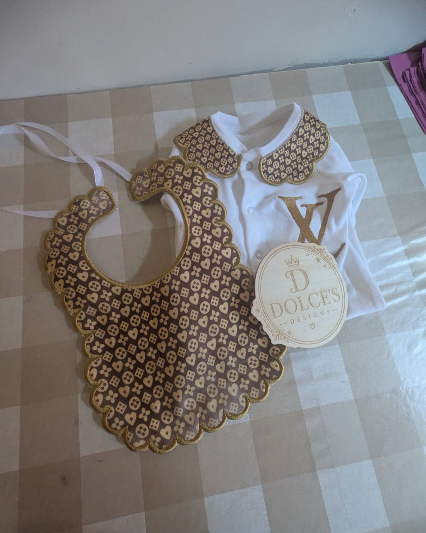 Luxury Designer Inspired Baby Gift Set | Embroidered Peter Pan Collar Babygrow & Matching Bib | Boutique Baby Outfit | Personalised