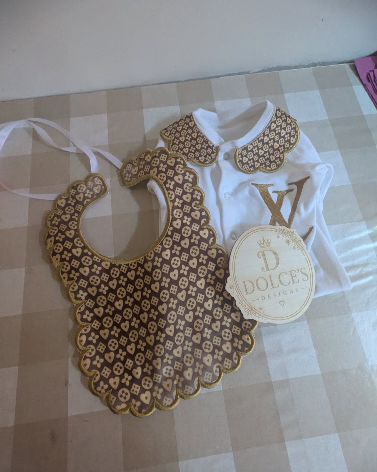 Luxury Designer Inspired Baby Gift Set | Embroidered Peter Pan Collar Babygrow & Matching Bib | Boutique Baby Outfit | Personalised