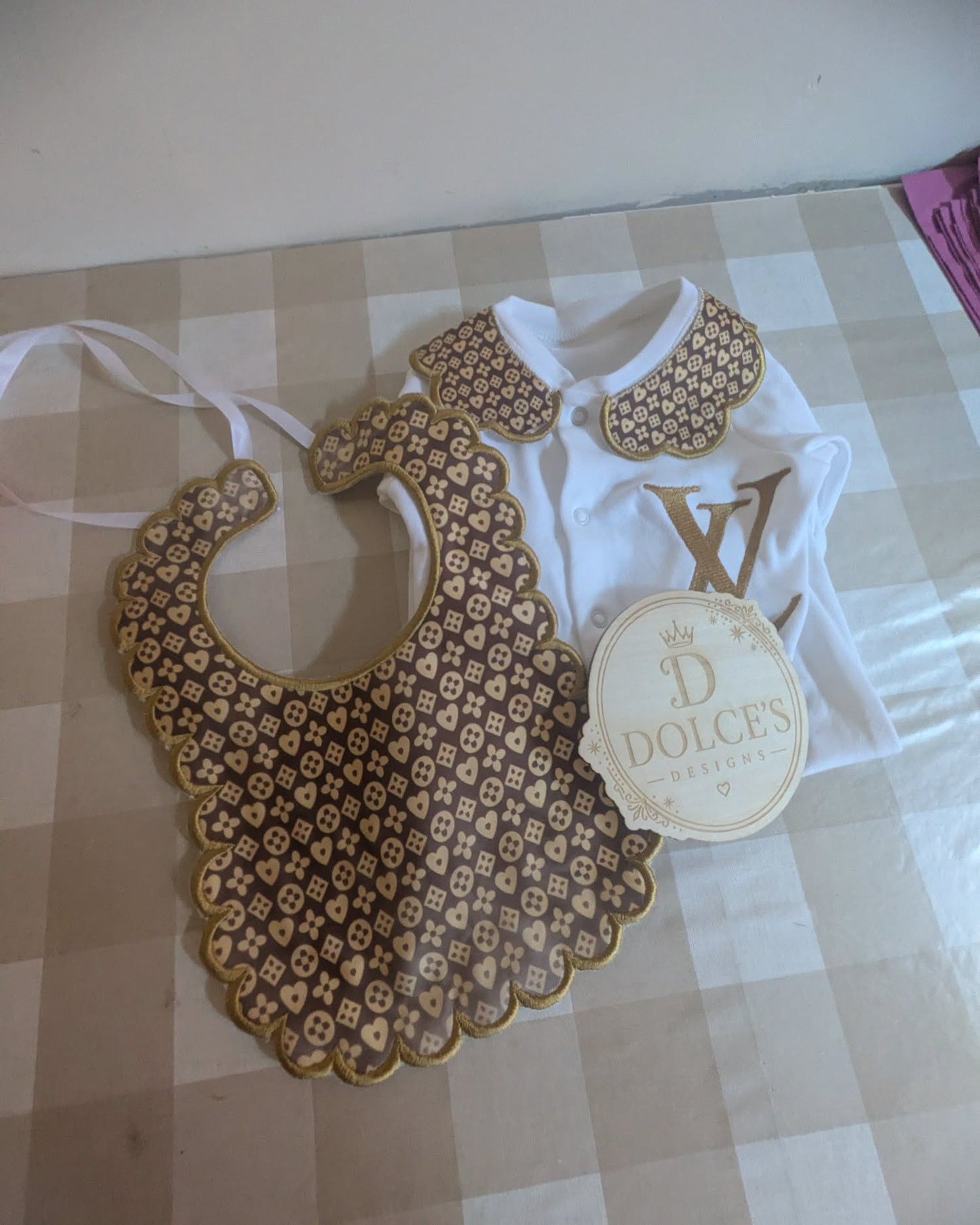 Luxury Designer Inspired Baby Gift Set | Embroidered Peter Pan Collar Babygrow & Matching Bib | Boutique Baby Outfit | Personalised