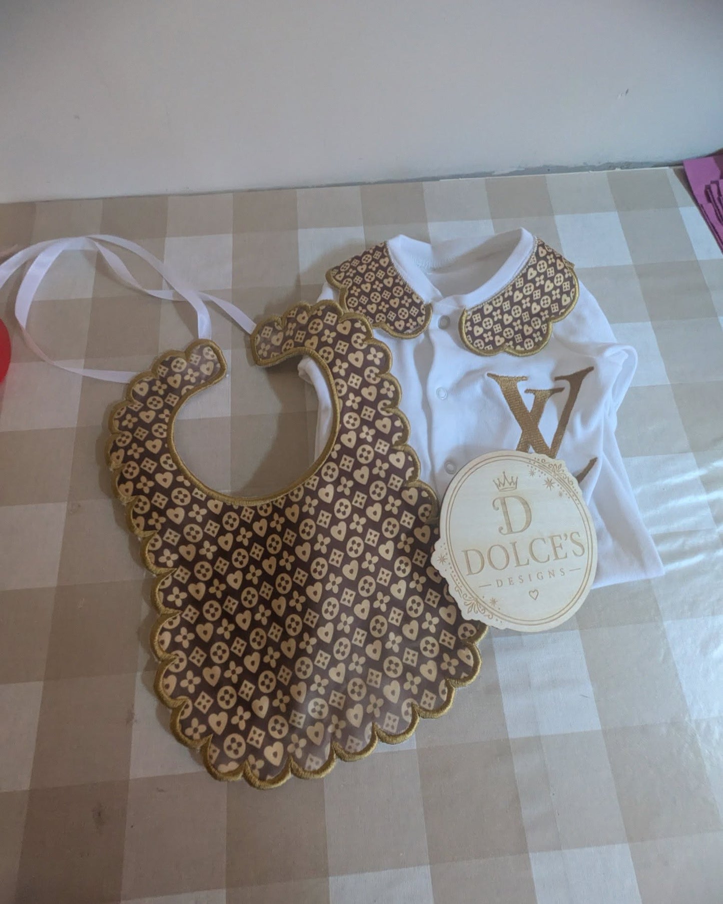 Luxury Designer Inspired Baby Gift Set | Embroidered Peter Pan Collar Babygrow & Matching Bib | Boutique Baby Outfit | Personalised
