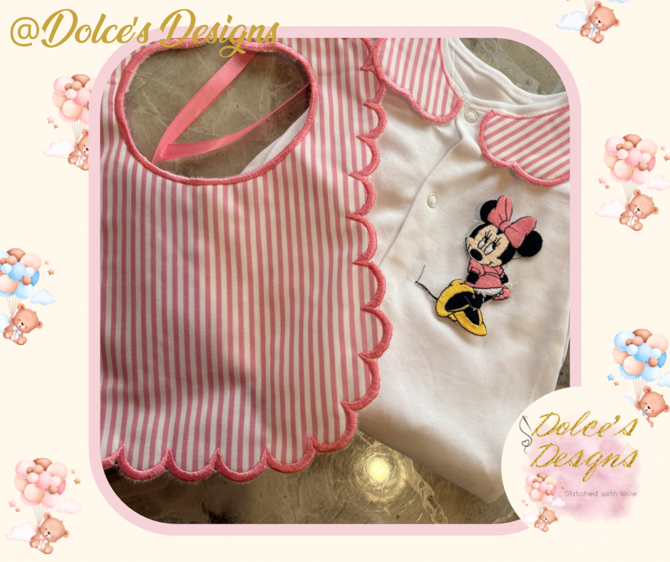 Minnie Mouse 2 Piece Baby Set – Scallop Bib & Embroidered Babygrow 🎀