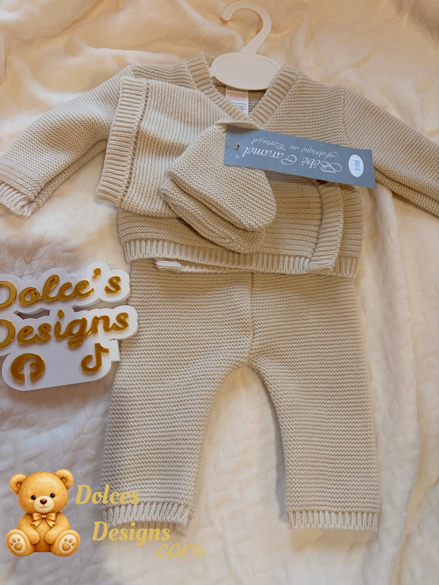 🧶 4 Piece Knitted Baby Set – 0-3 Month