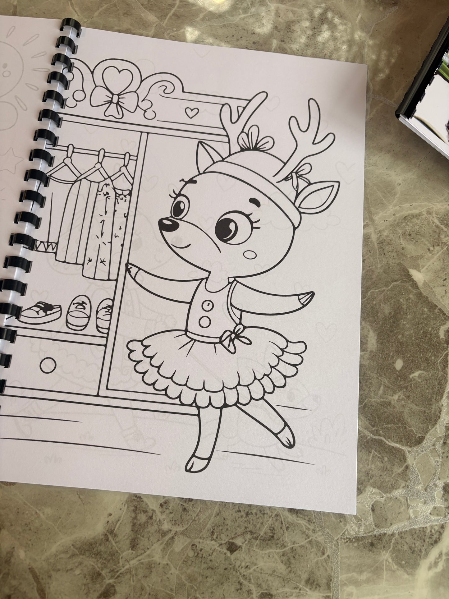Cosy Girl Colouring Book 🩷