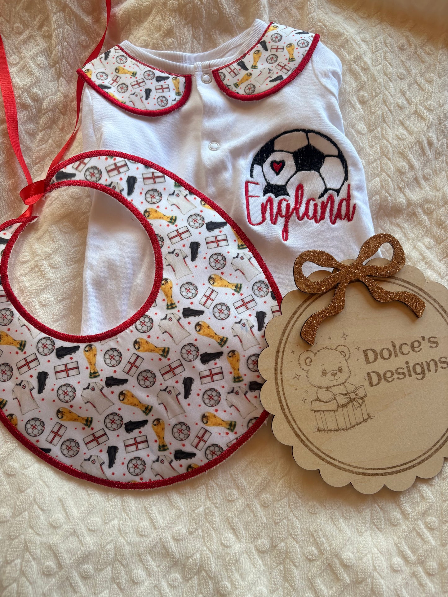 England Football Baby Set Embroidered Babygrow & Bib – Personalised