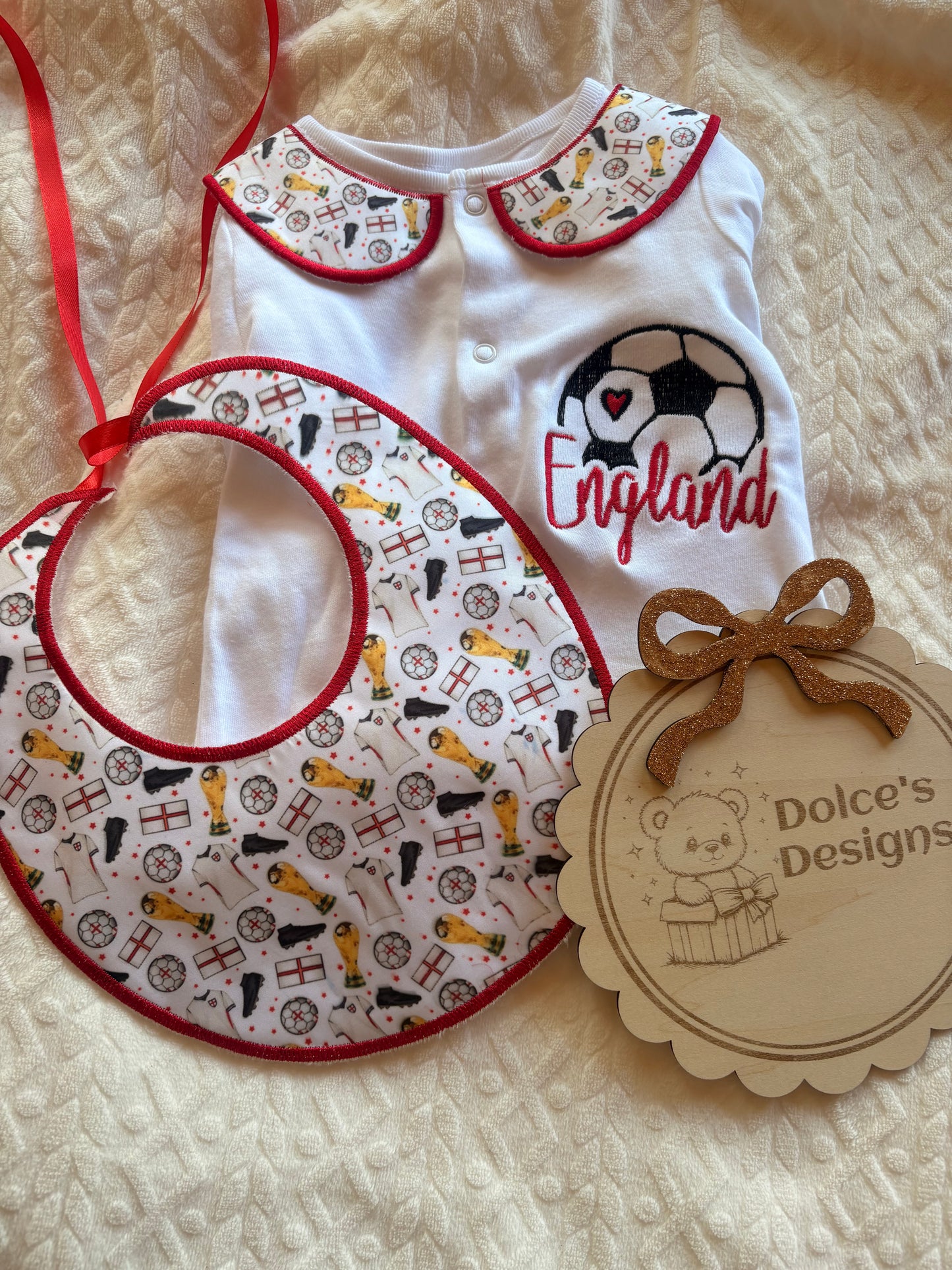 England Football Baby Set Embroidered Babygrow & Bib – Personalised