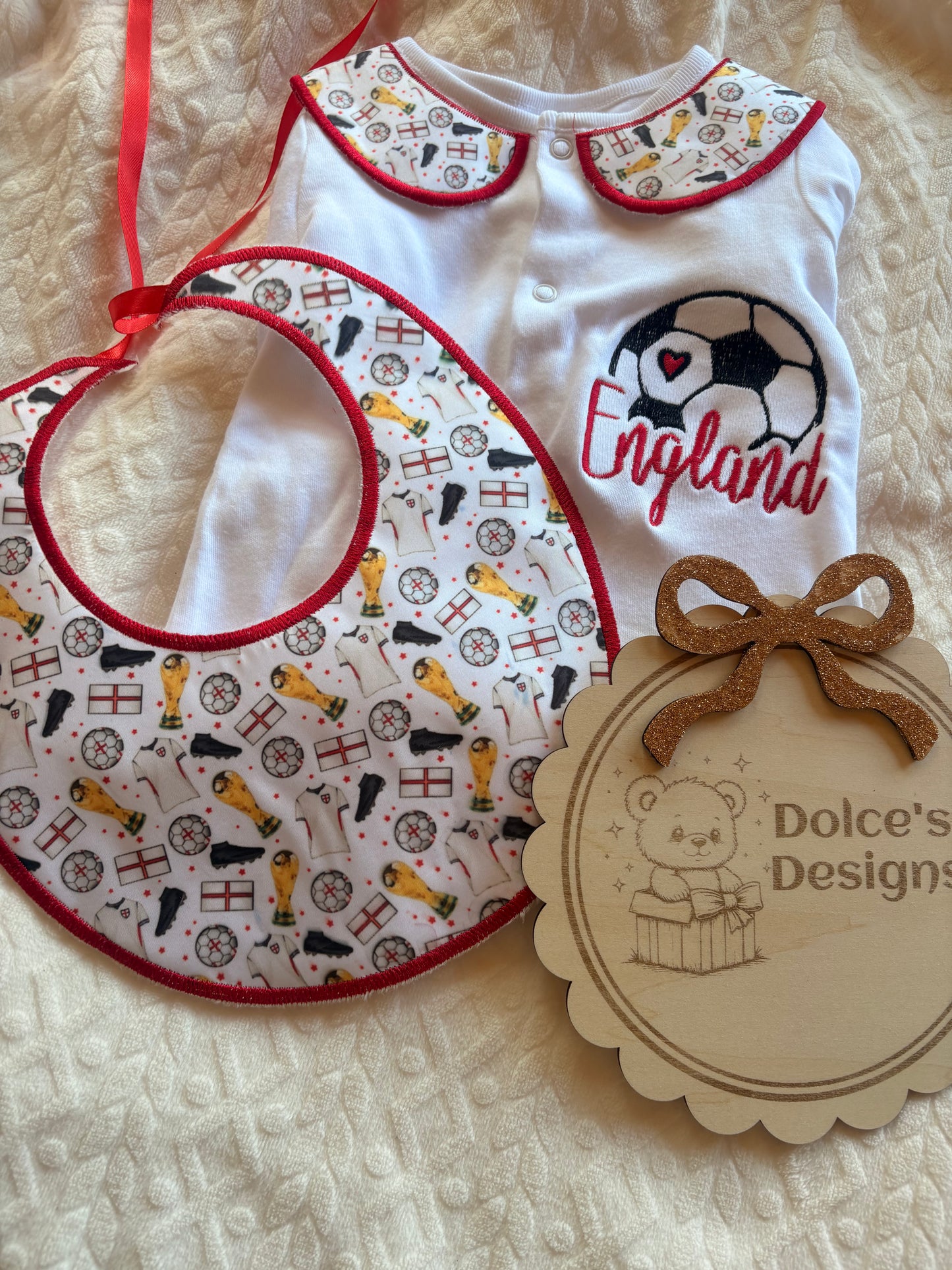 England Football Baby Set Embroidered Babygrow & Bib – Personalised
