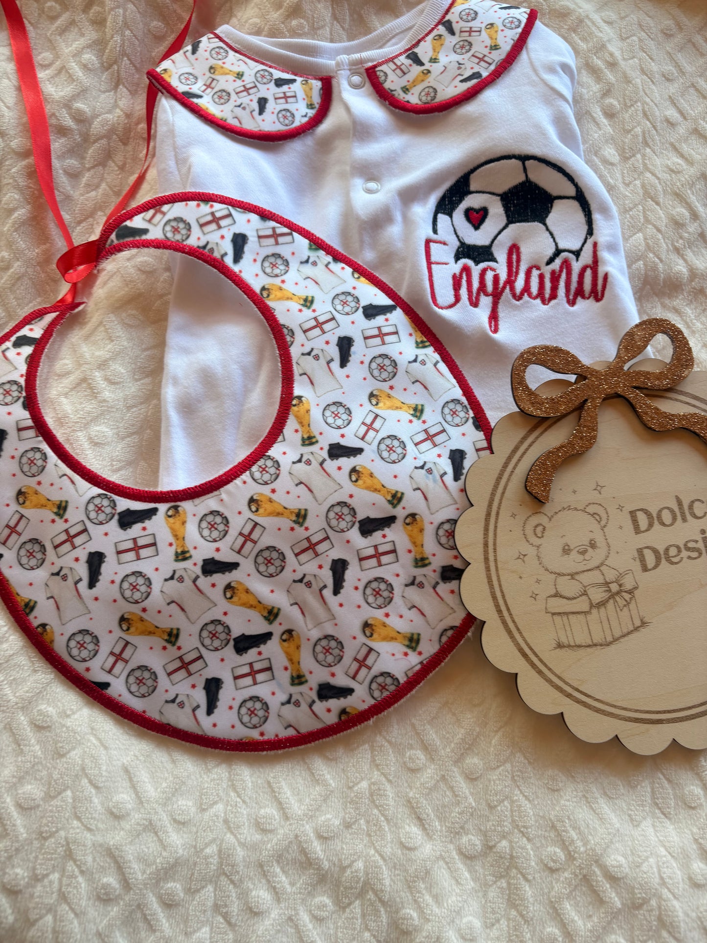 England Football Baby Set Embroidered Babygrow & Bib – Personalised