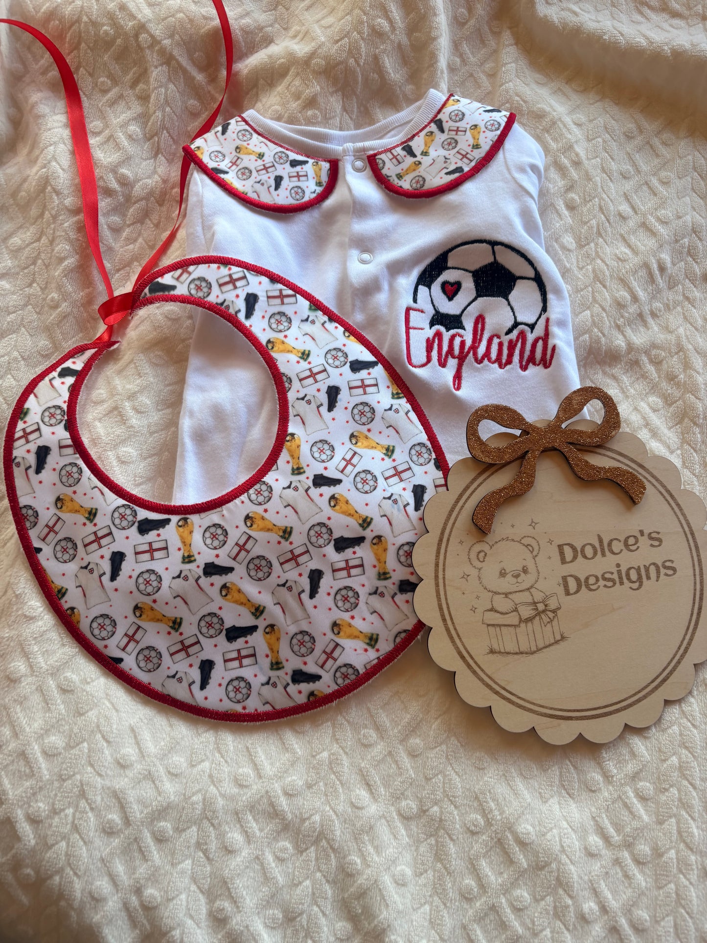 England Football Baby Set Embroidered Babygrow & Bib – Personalised