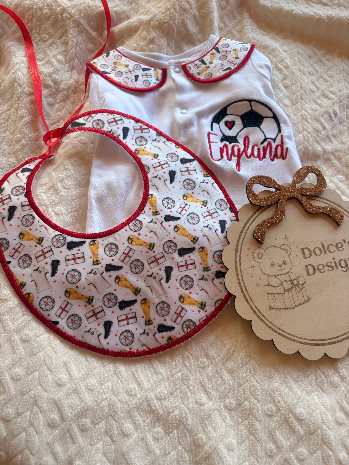 England Football Baby Set Embroidered Babygrow & Bib – Personalised