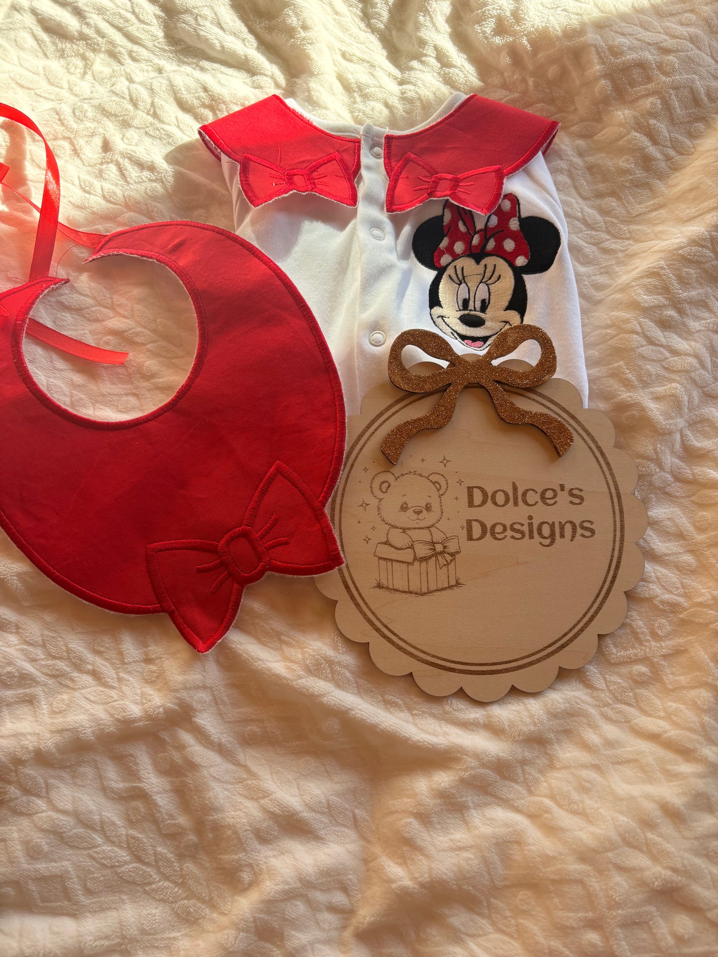 Personalised Minnie Mouse Baby Set Embroidered Babygrow & Bib – Red