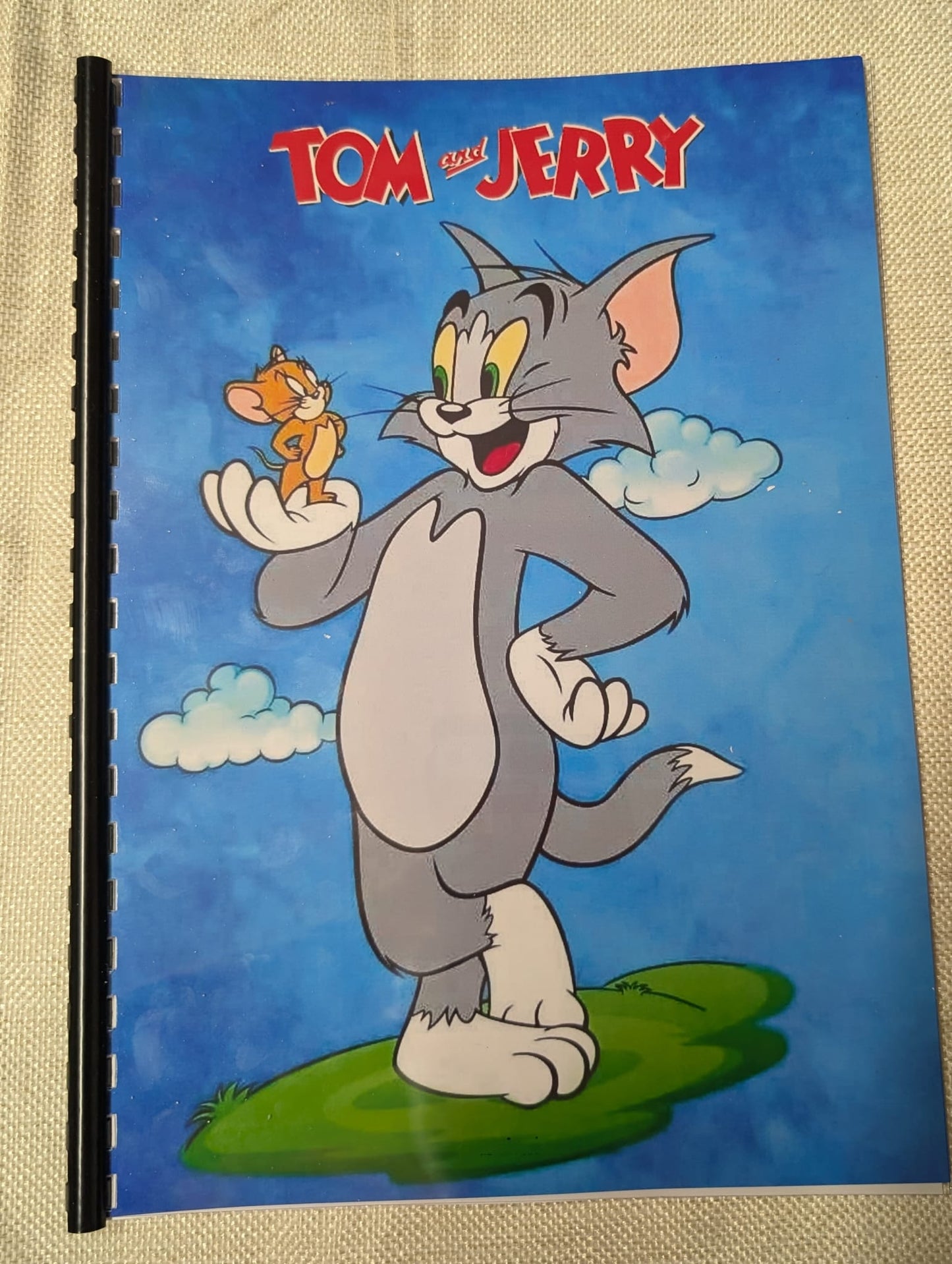Classic Cat & Mouse Colouring Book A4 | Cartoon Chase Colouring Book | 20+ Pages | Kids & Adults Colouring Book | Printed in UK