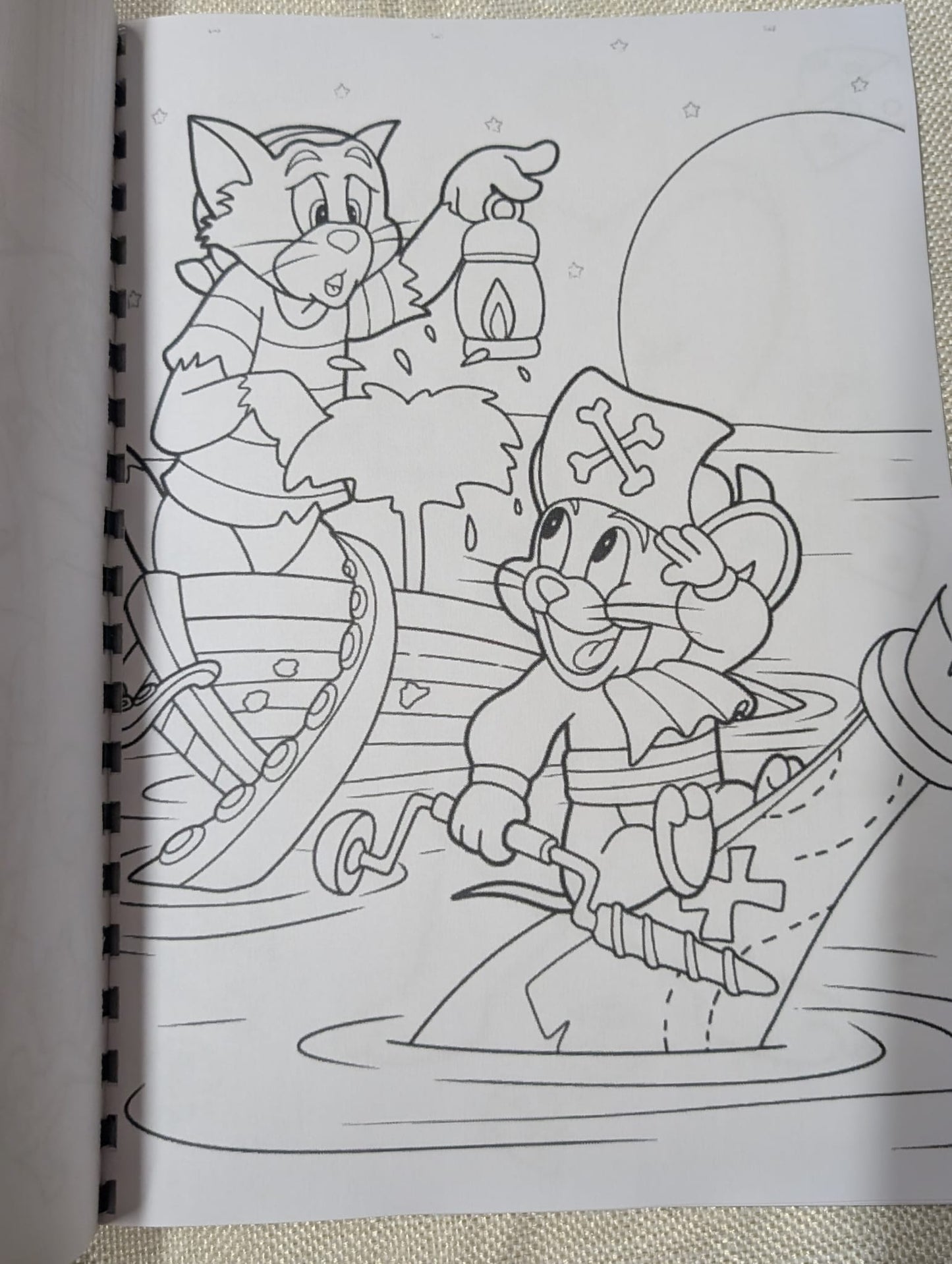 Classic Cat & Mouse Colouring Book A4 | Cartoon Chase Colouring Book | 20+ Pages | Kids & Adults Colouring Book | Printed in UK