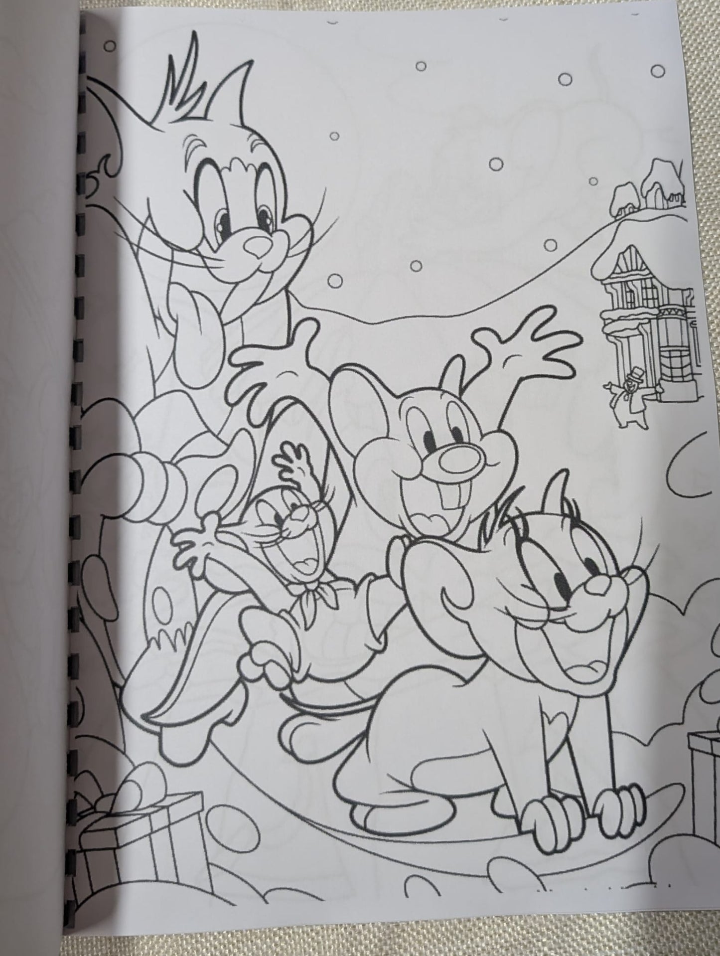 Classic Cat & Mouse Colouring Book A4 | Cartoon Chase Colouring Book | 20+ Pages | Kids & Adults Colouring Book | Printed in UK