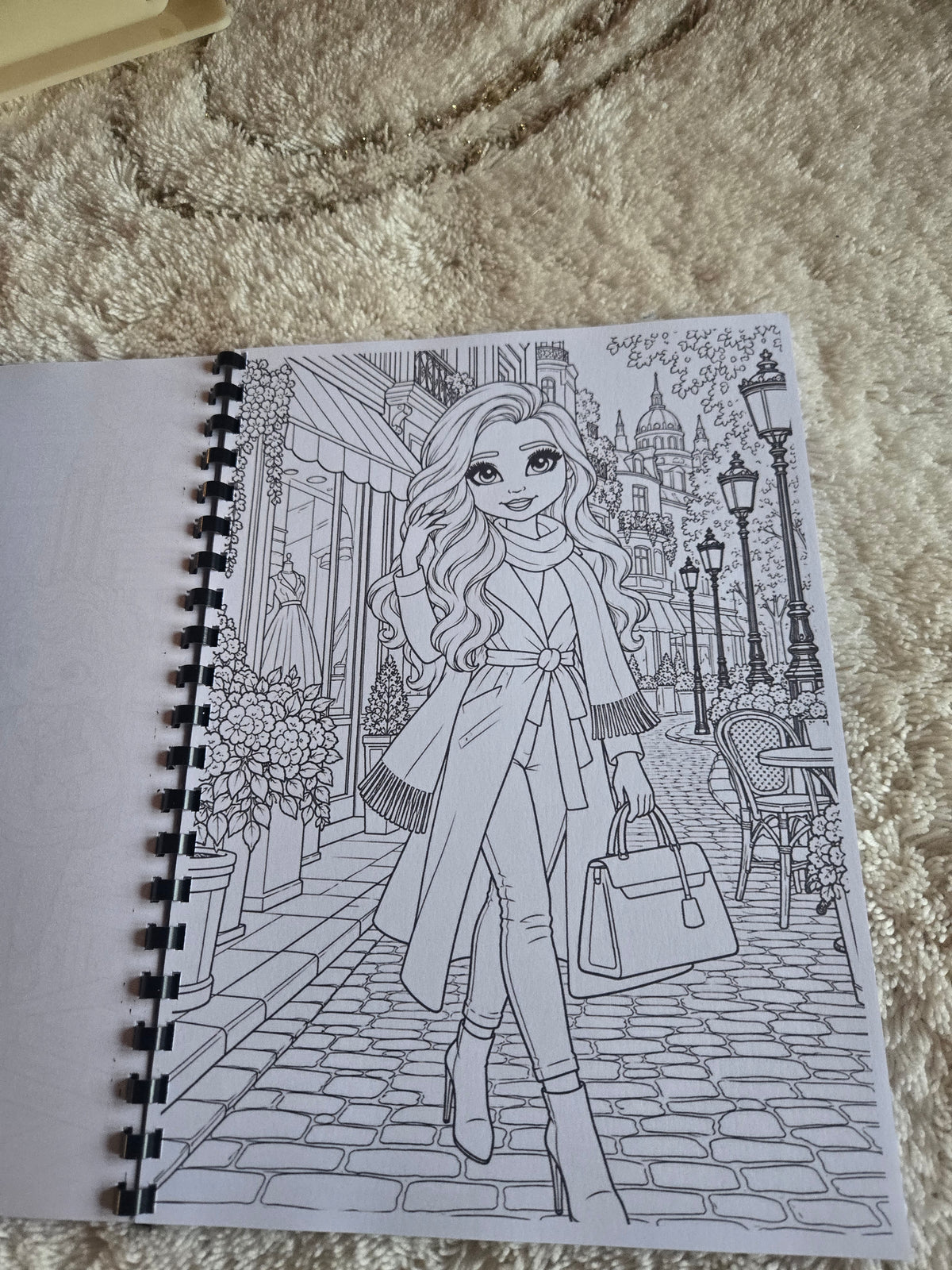 Pretty Little Moments colouring book photo 3