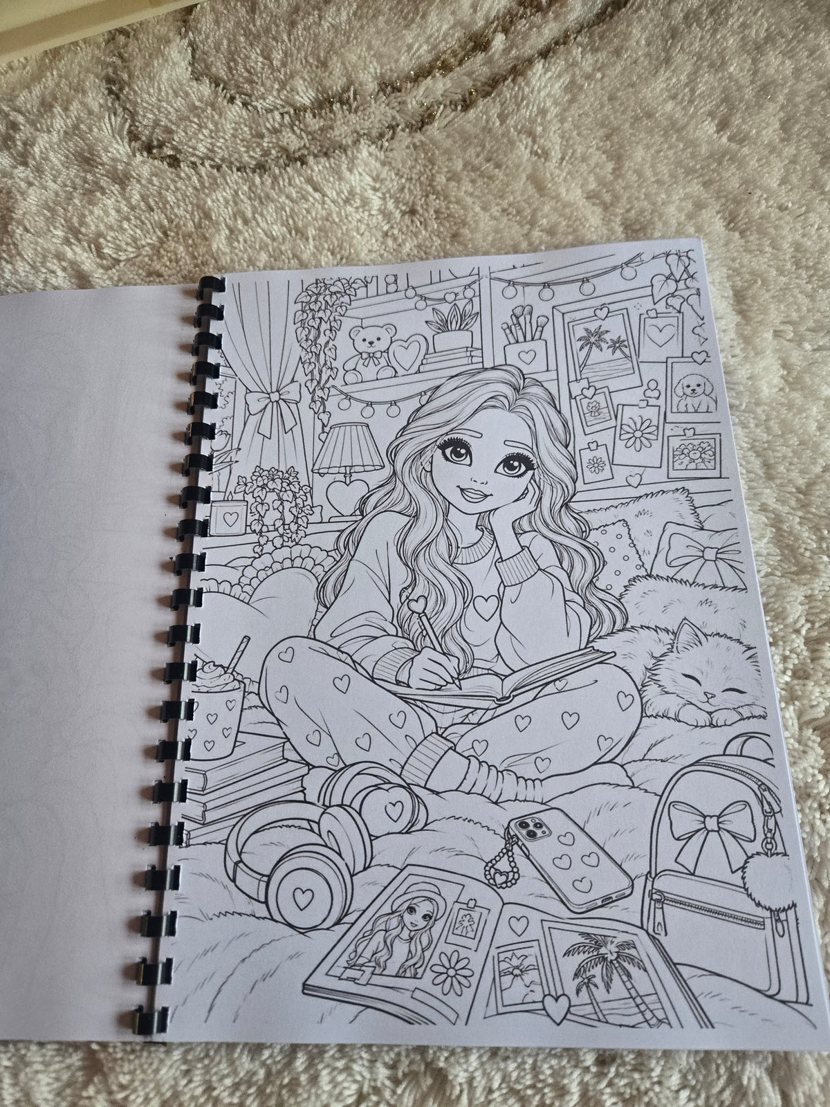 Pretty Little Moments colouring book photo 5
